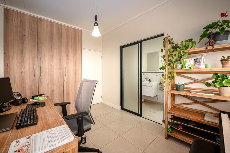 To Let 2 Bedroom Property for Rent in Sandown Western Cape